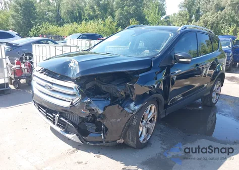 2017 Ford Escape Titanium из США, поврежденный, VIN 1FMCU9J96HUE35785